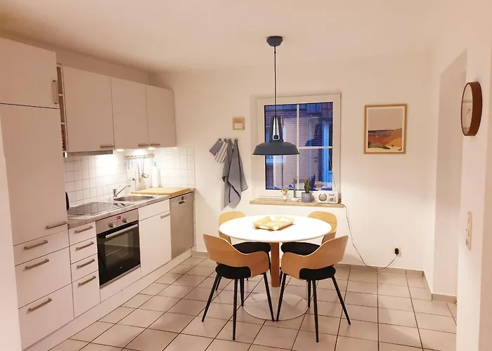 Mit Terrasse Und Aussicht *